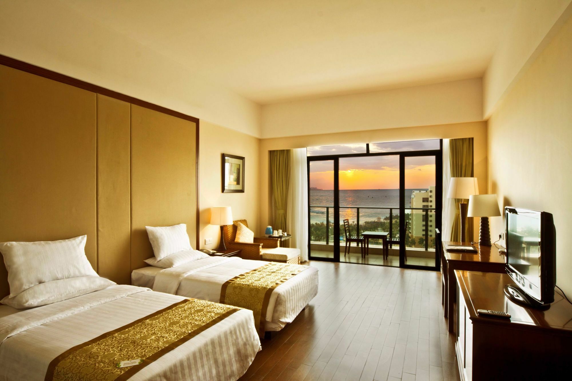 Sisuo Seaview Hotel Sanya Exterior photo