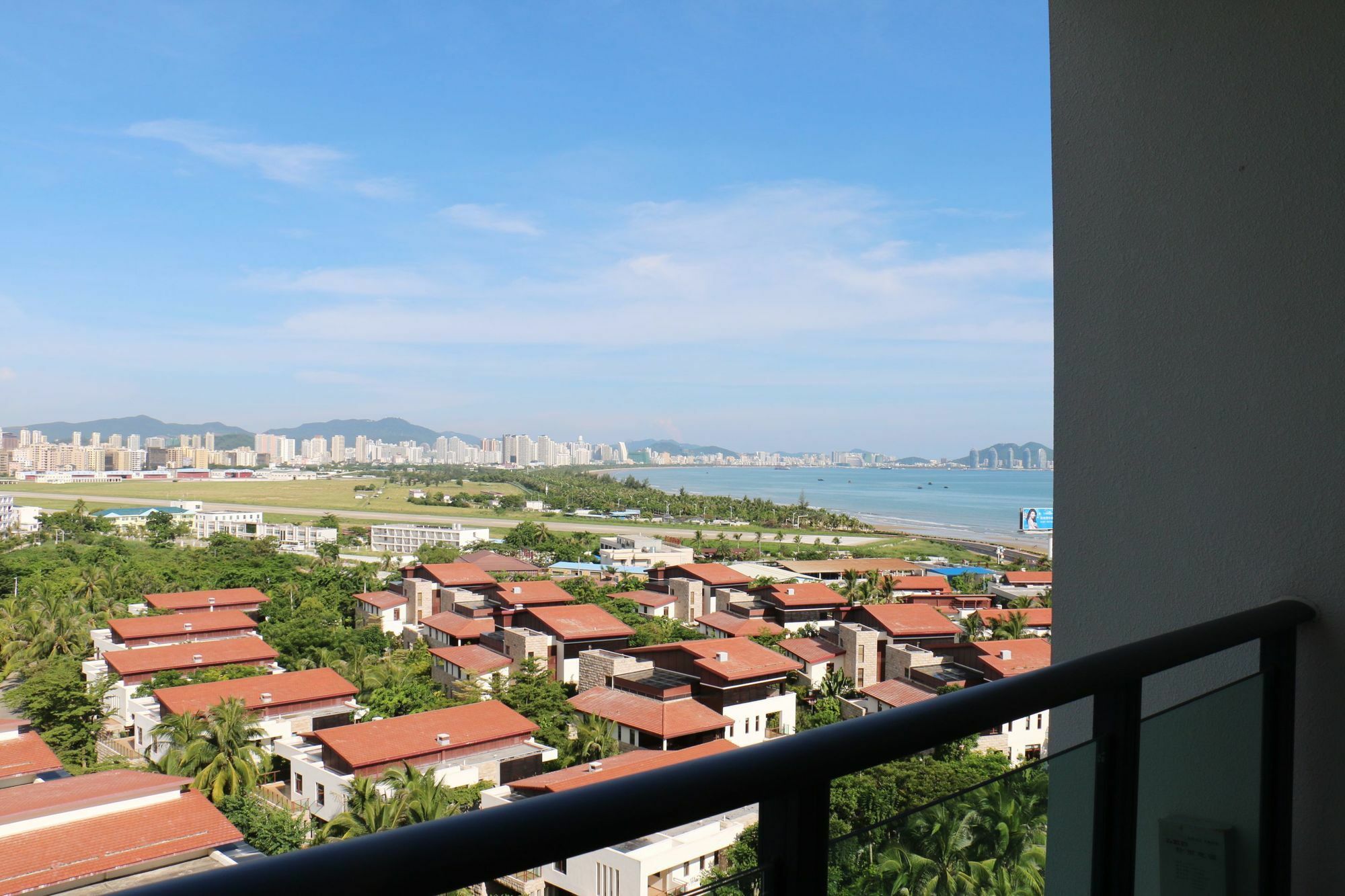 Sisuo Seaview Hotel Sanya Exterior photo